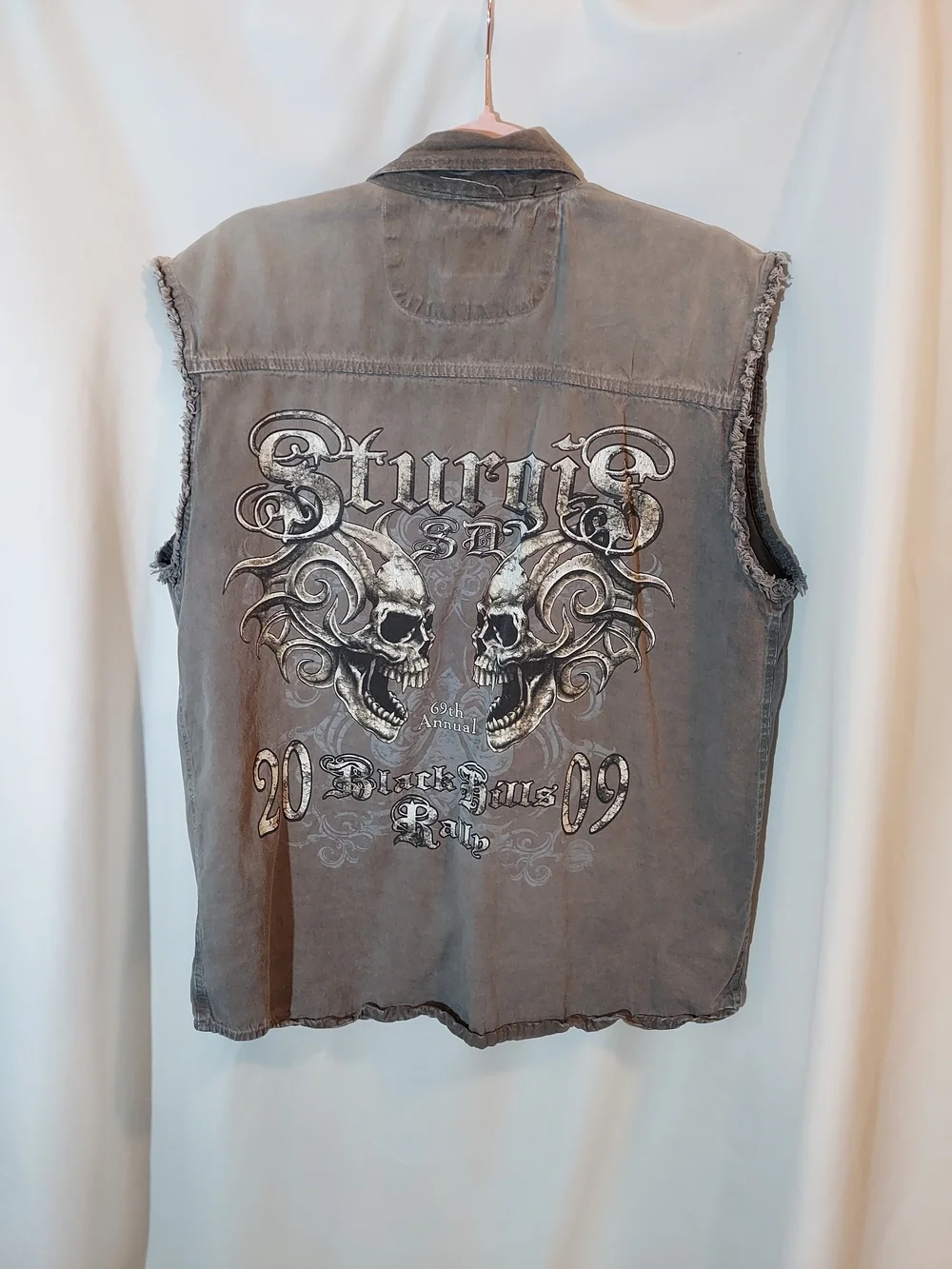 VINTAGE 2009 Sturgis Black Hills Rally Sleeveless Denim Biker Shirt
